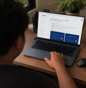 Seorang pengguna membuka panduan Livemobile pada komputer riba Windows